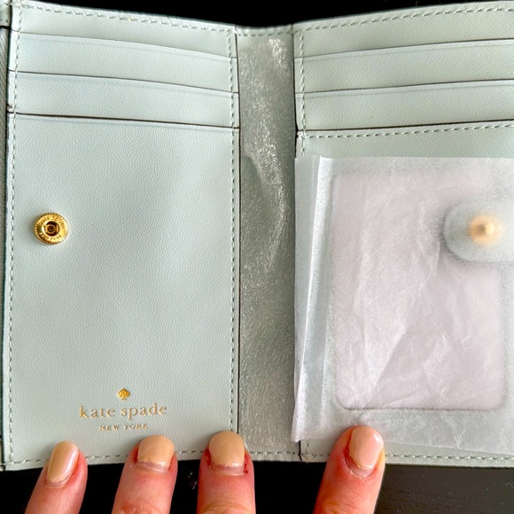 ♠️Kate Spade ♠️ Julia Small Slim Bifold Wallet♠️ Powder Blue Pebbled Leather - Picture 5 of 8